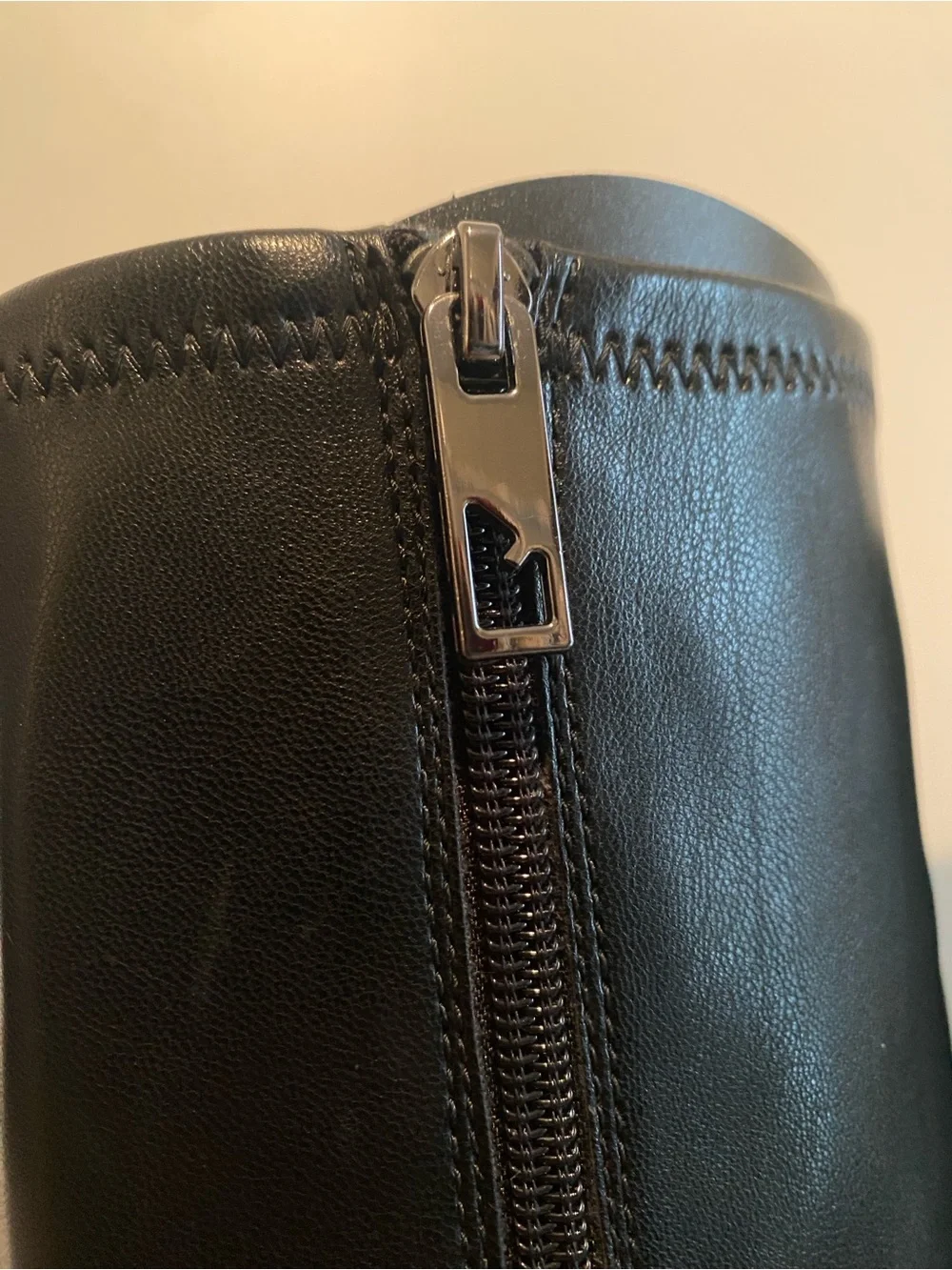 Franco Sarto Black Leather Knee High Boots Women’s 8.5 Side Zip Riding Boots